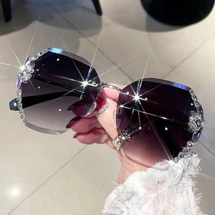 Designer Sunglasses Men's Luxury 2026 New Fashion Diamond Sunglasses Sunscreen And UV Protection Korean Outdoor Cycling Travel Glasses Women�