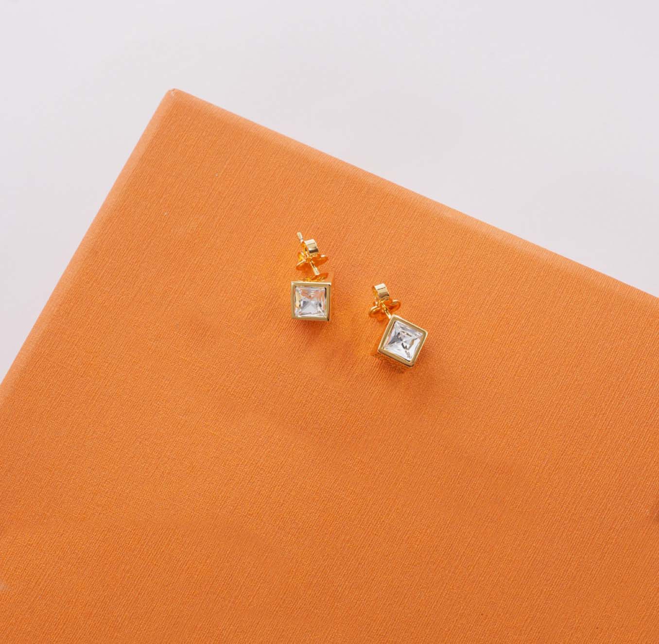 2026 Luxury quality charm square shape stud earring with crystal beads in 18k gold plated have stamp box simple design PS6609B