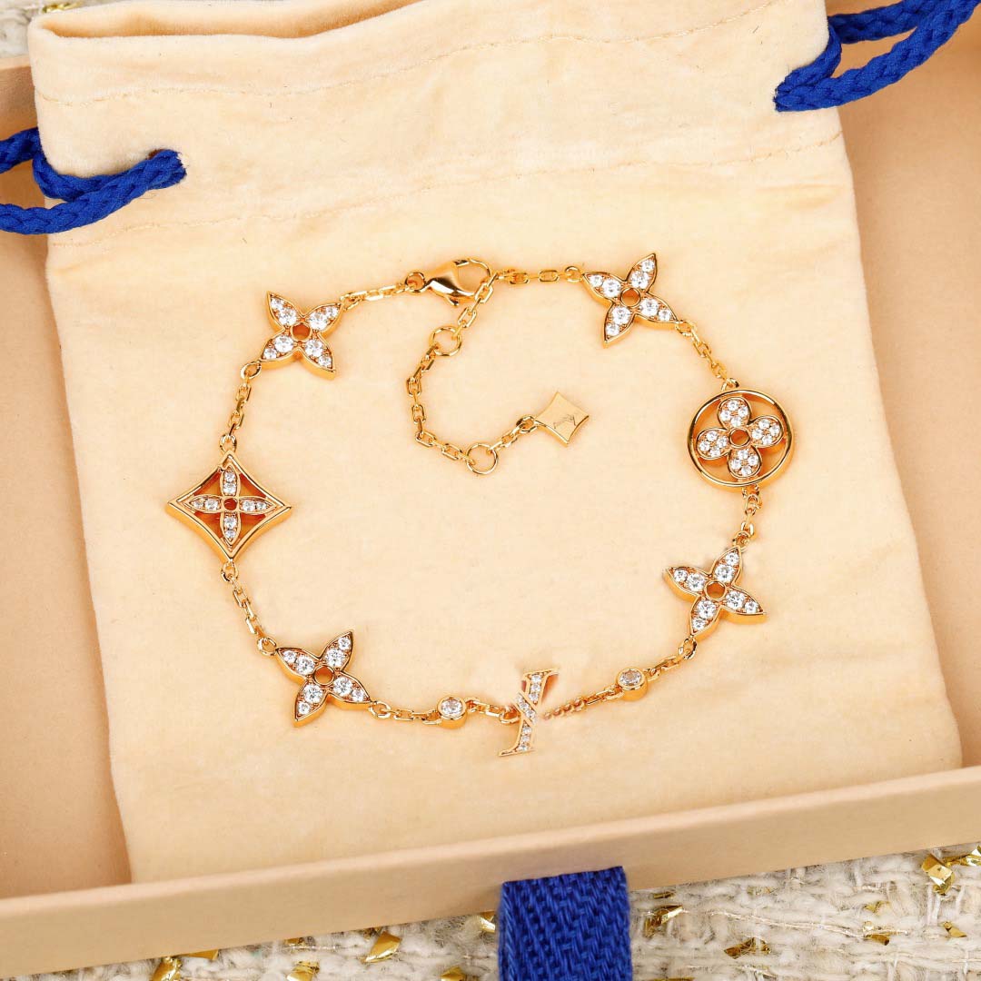 2026 Luxury quality charm bracelet with diamond in two colors plated have stamp simple design box PS6639B