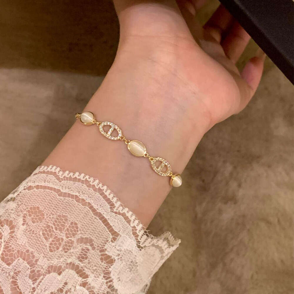 Bracelet Fashionable Diamond Encrusted Oval Cat Eye Stone Pig Nose Bracelet Light Luxury Bracelet Versatile And Elegant Temperament Bracelet Designe
