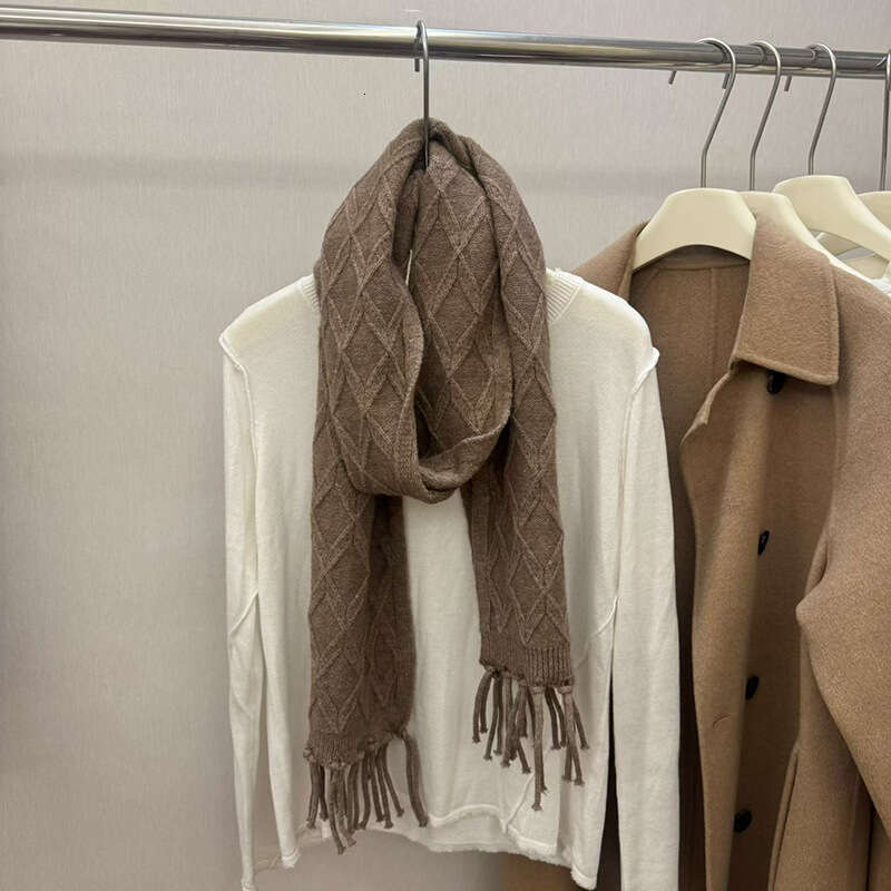 New Diamond-Shaped For Women, Solid Color With Tassels, Elegant Shawl, Fashionable And Versatile, Warm Neck Warmer, Stylish Scarf Wholesale