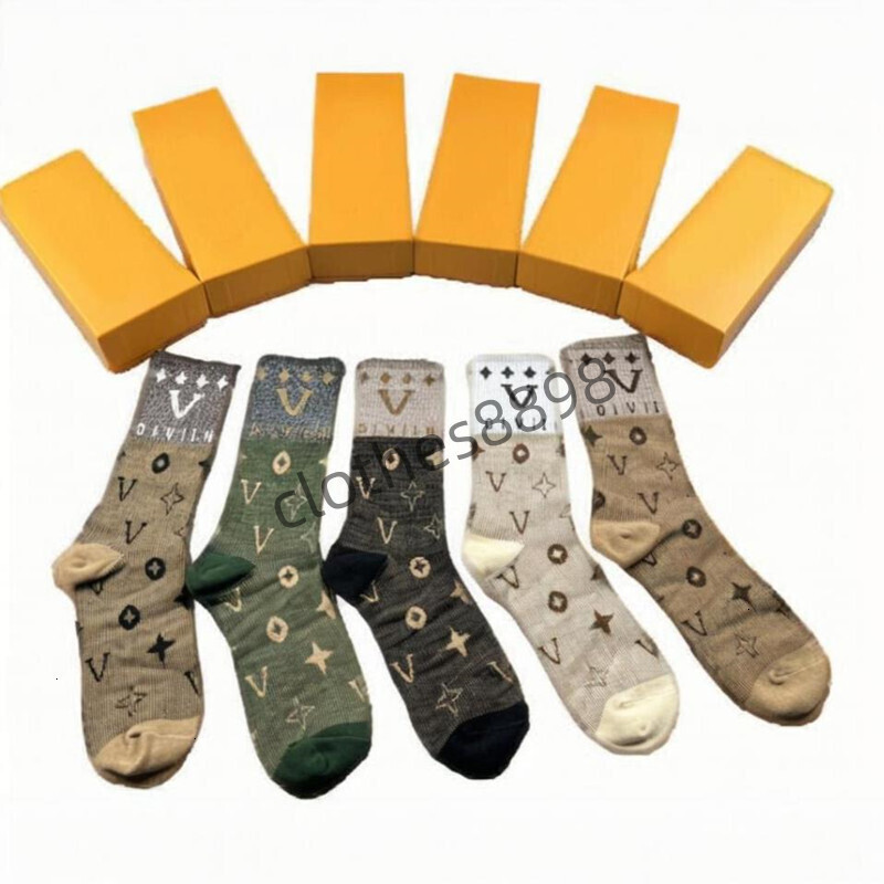 womens socks and Mens mens Socks designer luxury eight sports four seasons letter printing brand cotton men women garter box set gift louise lvs lou