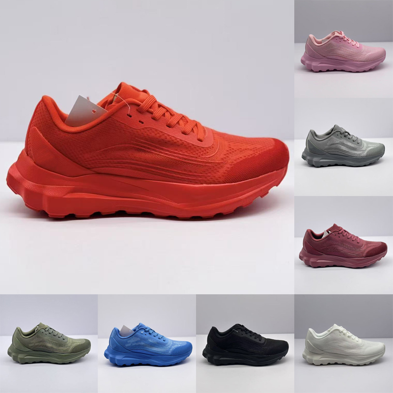 Chaussures de créateurs pour hommes et femmes Chaussures de course Yoga Runner Sneaker Tenues quotidiennes Mesh Triple Noir Blanc Rose Gris Bleu