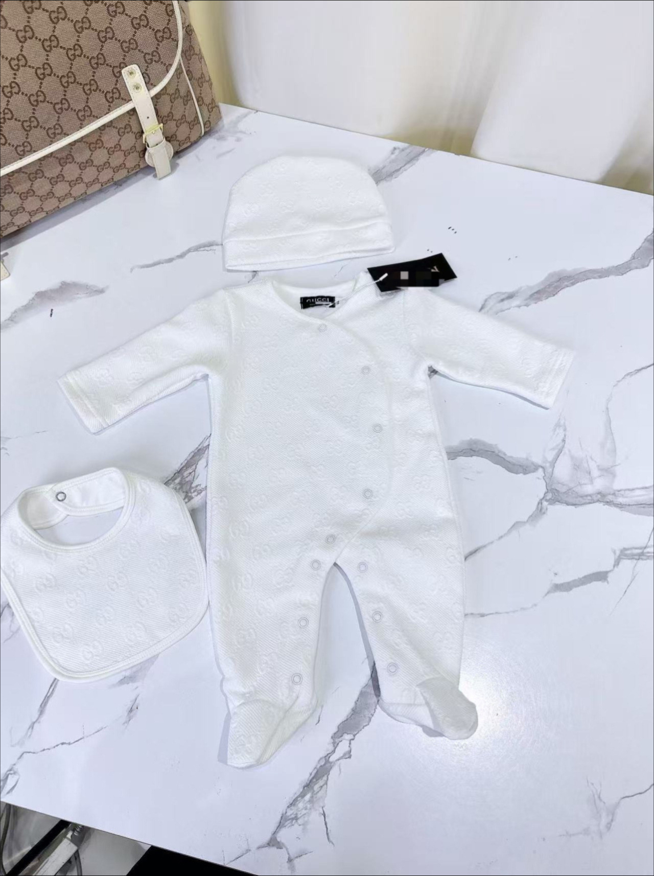 Baby Newborn 3PC Clothing Set 100% Cotton Designer Long Sleeve Romper Bib Hat