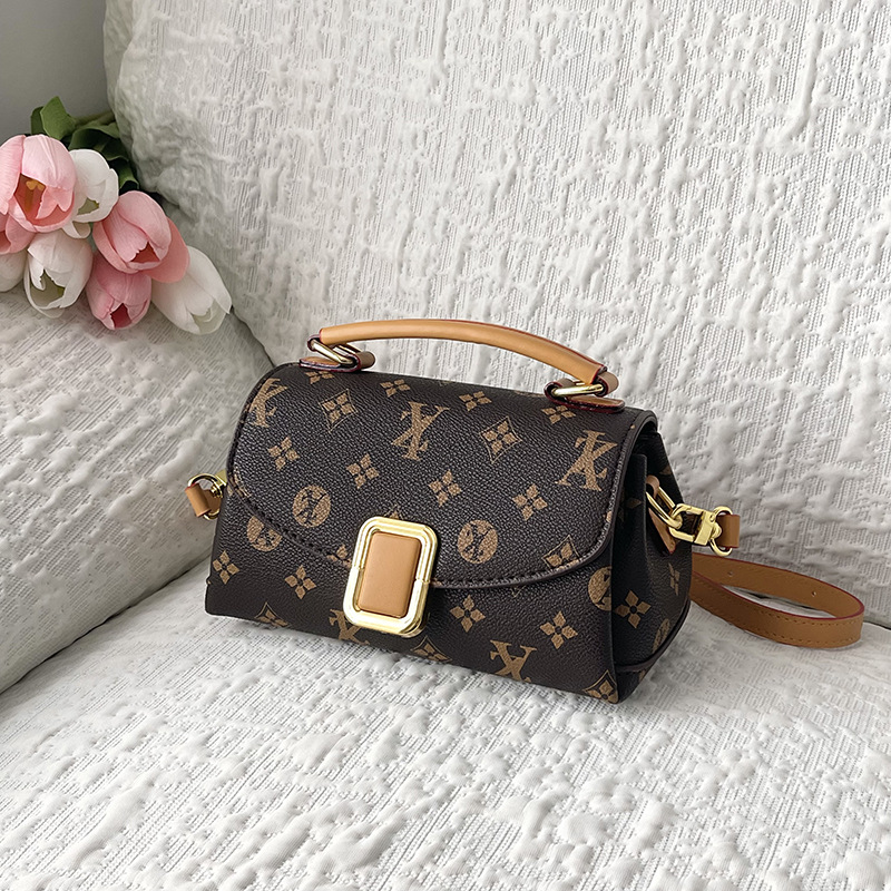 High quality womens bag 2026 new arrival light luxury print design elegant fashionable versatile shoulder bag crossbody bag free shipping