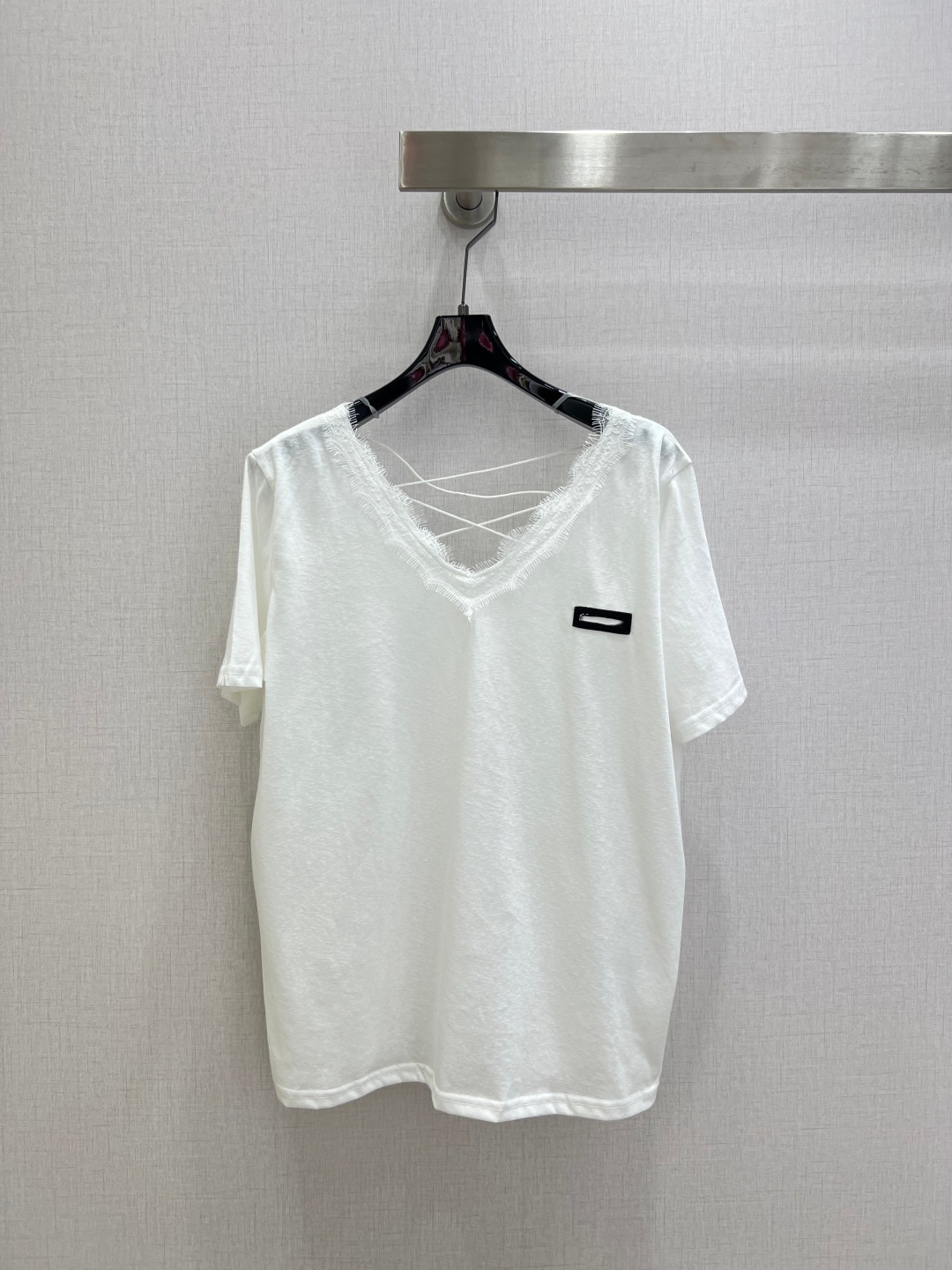 Milan Runway T-Shirts 2026 New Spring Summer V Neck Short Sleeve Fashion Designer Shirts Brand Same Style Tops 0506-10