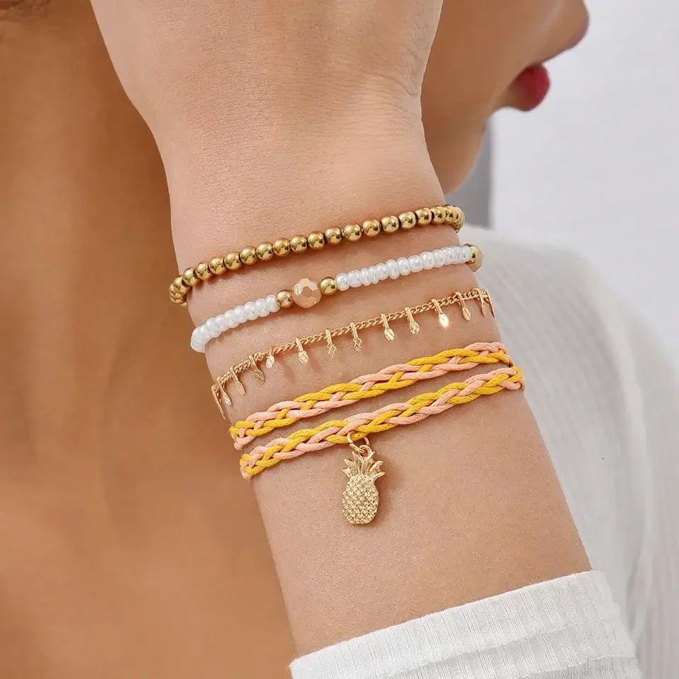 1Pc Bohemian Multi-Layer Bracelet with Pineapple Pendant Simple Pearl Beaded String Bracelet Ideal for Beach Parties 260507