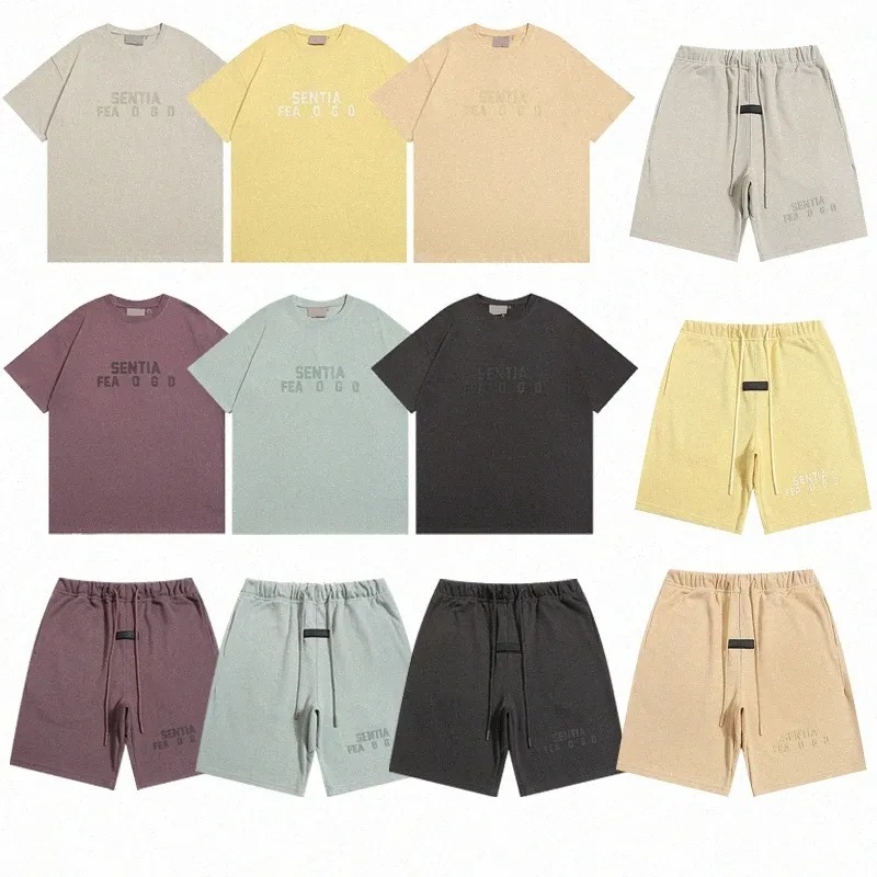 Essential FW24 Holiday Core Designers Hoodie summer T-shirt shorts Mens Womens Hoodies Loose short-sleeved shirt with a round neck and letters on th