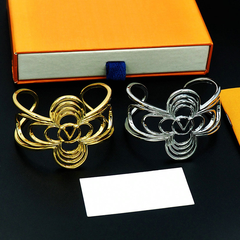 Designer Gold Plated Classical Clover Flowers Lock Handbag Charm bangle Bracelets Bracelet carved Stamp Letter Gift L NEW