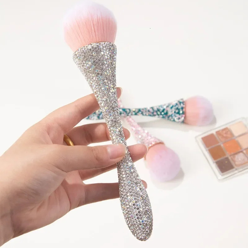 Professionals Nails Art Brush ious Glitter Handle Nail Brush Dust Cleaning Make Up Brush Manicure Accessories Tools 260507