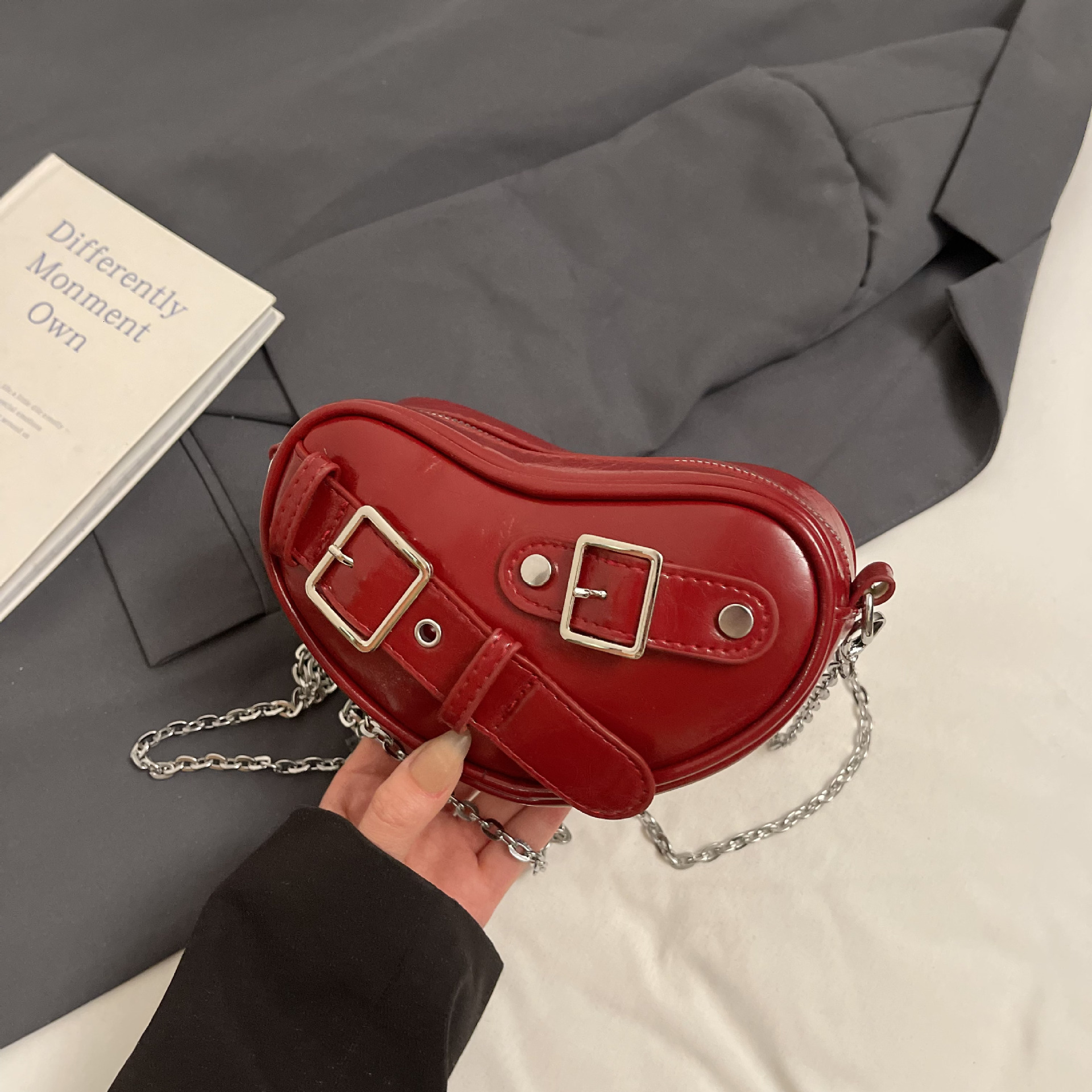 Unique Minimalist Crossbody Shell for Women, 2025 Spring New Trendy Korean Style Punk Sweet Cool Heart-Shaped Biker Shoulder Bag
