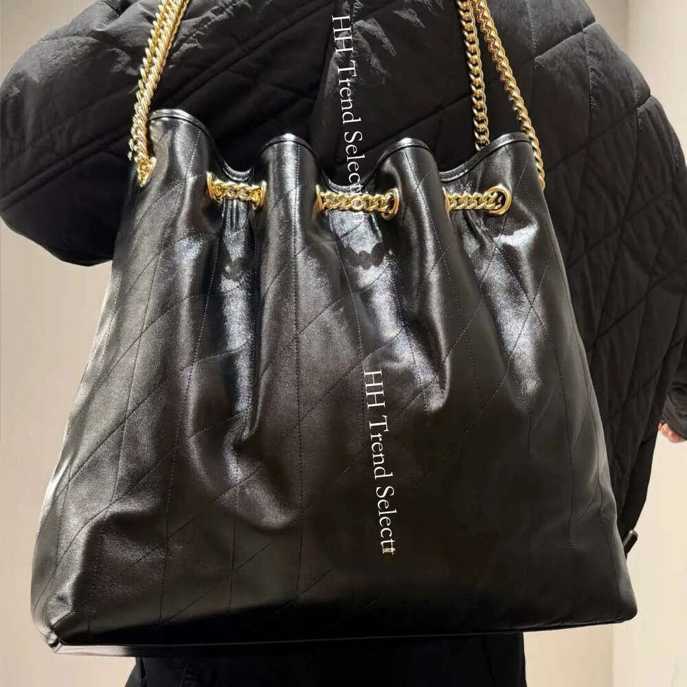 Designer Evelyn 36 Fourre-tout en cuir Nouveau modèle Chaîne de haute qualité Style minimaliste Grille de diamant Sac à bandoulière matelassé Sac