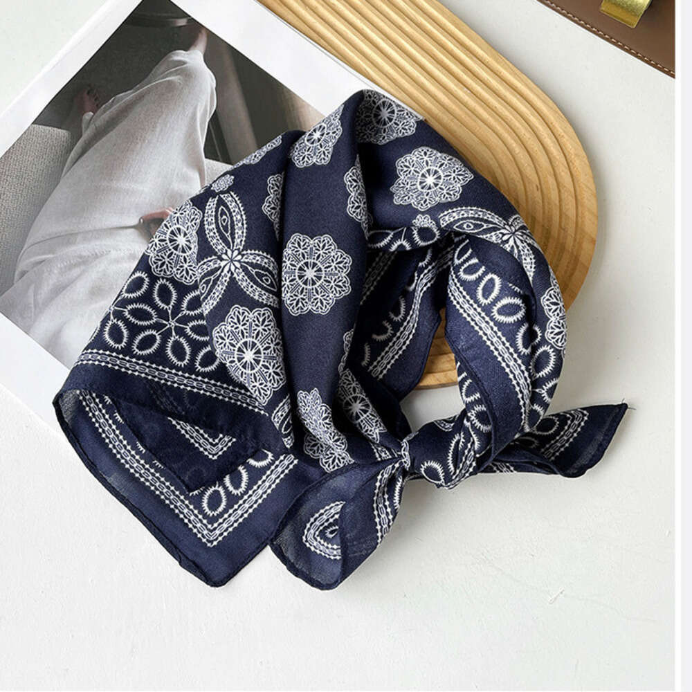 Herringbone Pattern 70Cm Small Square Scarf For Women, New Autumn/Winter Versatile Silk Scarf, Factory Custom Made Liuyuemoshang
