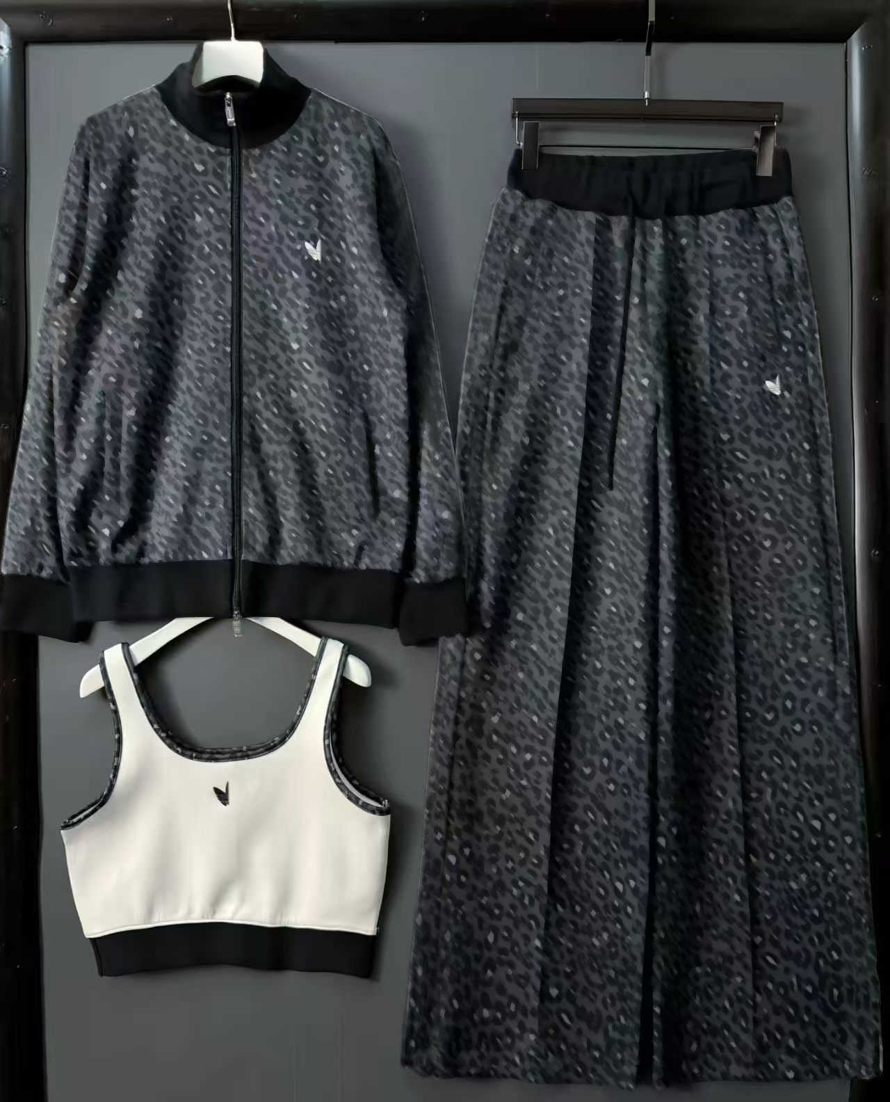 Three-piece Sets Luxury Women Tracksuit Classic Style Full-body Pattern Print Track Suit Round-neck Long-sleeved Zipper Jacket Sets Designer Womens