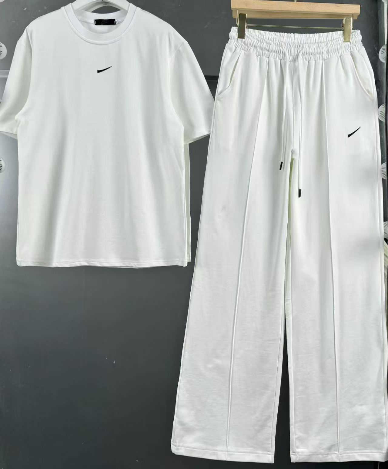 Luxury Women Tracksuit Classic Style Track Suit Summer Simple And Breathable Short-sleeved Shirts Casual Pants Two-piece Sets Tracksuits Designer Wo