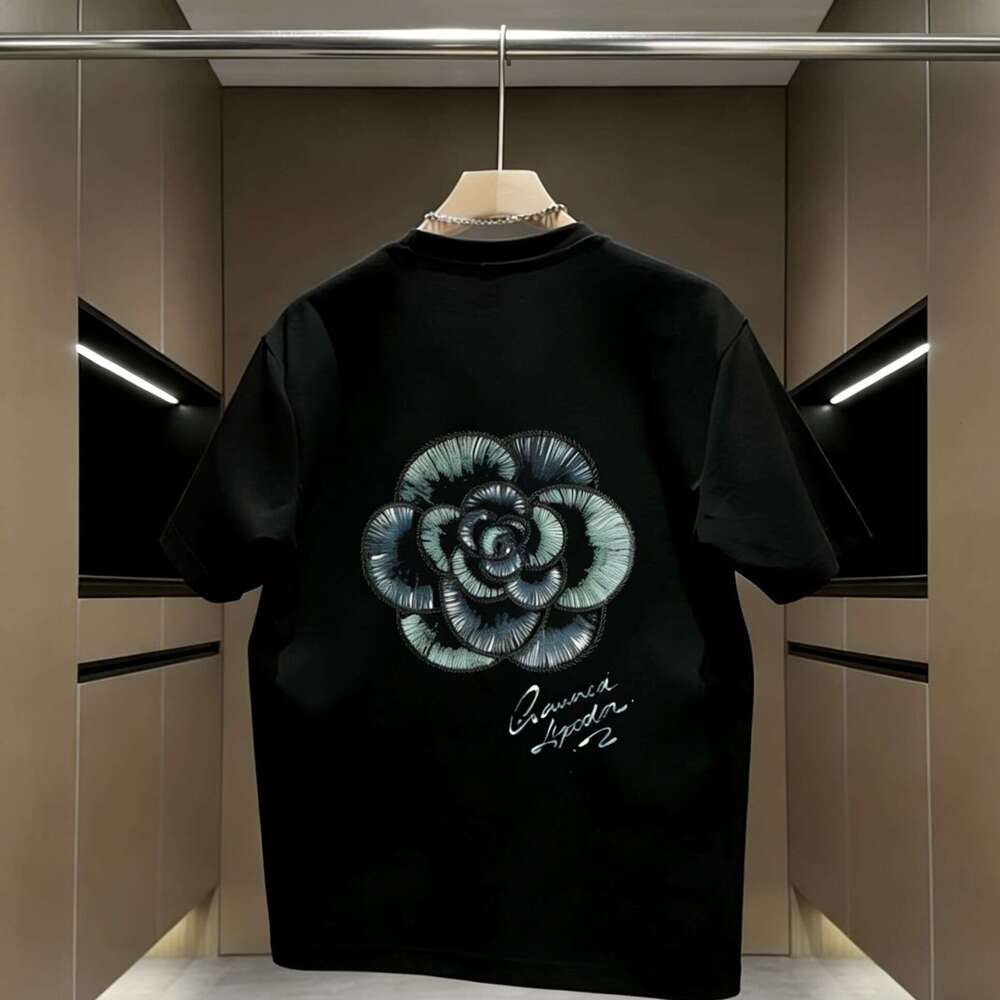 Trendy European-Style Camellia Simple Fashion Young Men's New Short-Sleeve Light Luxury Casual Hand-Painted Embroidered T-Shirt Asia Size