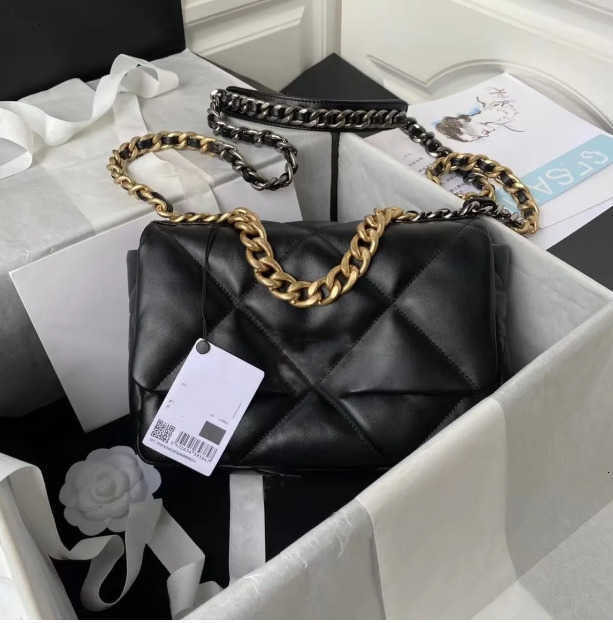 10A Top Tier Mirror Quality 19 Flap Bags Small 26cm Real Leather Quilted Caramel Purse Luxury Designer Womens Crossbody Shoulder Gold Strap Chian Ba