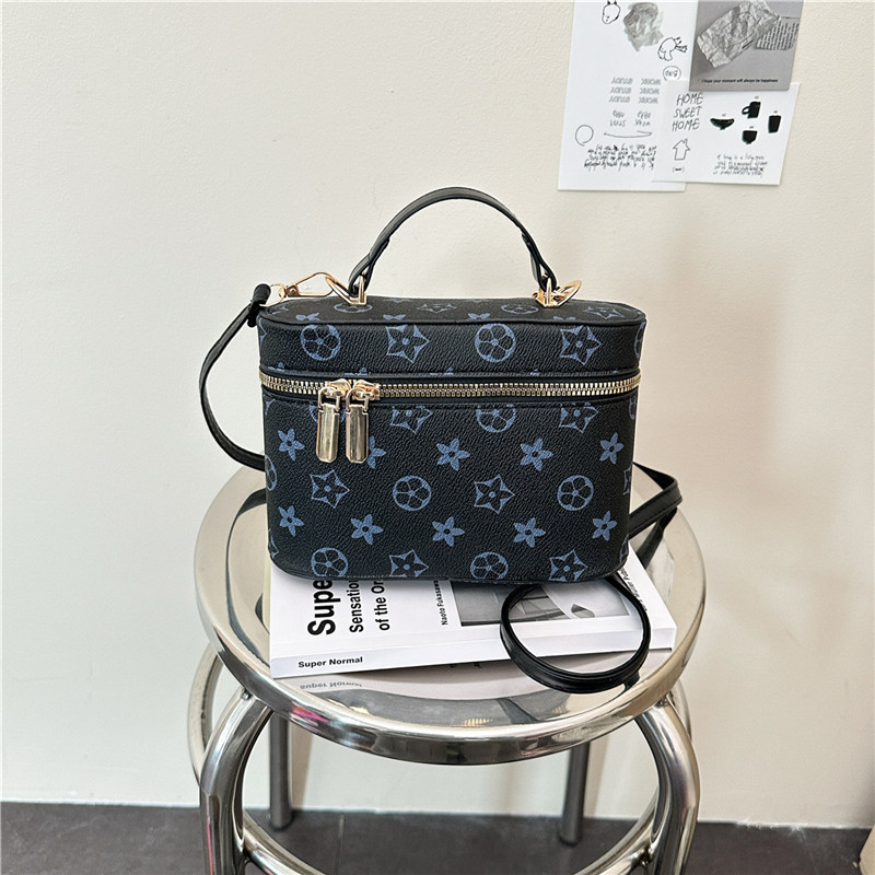 Fashionable retro minimalist women's bag 2026 new style with print design casual square bag trendy versatile shoulder bag crossbody bag free sh