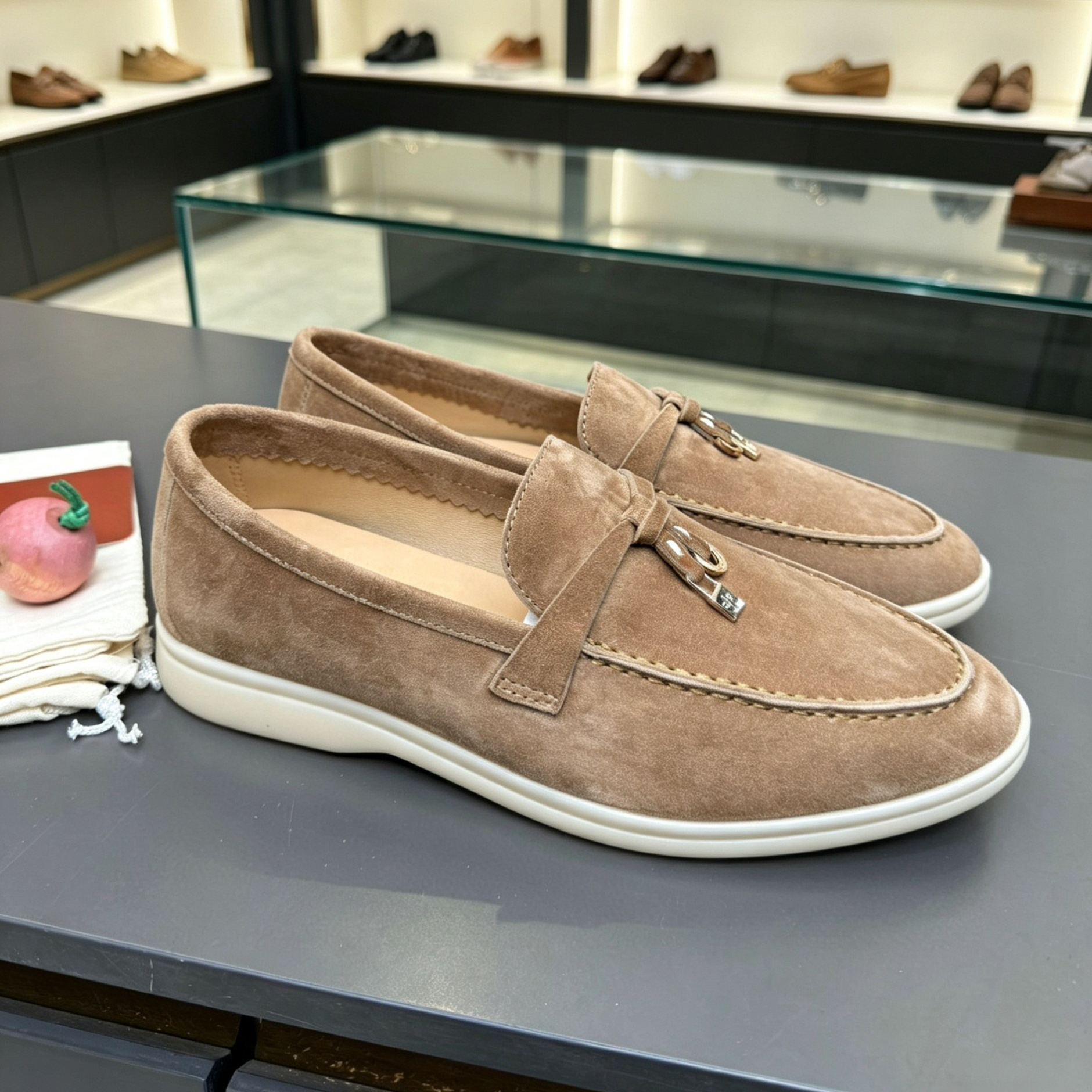 Hot designer flat casual shoes Lor pian Knitted loafers are made of Wish sheepskin fabric for cowhide knitted running shoes Men's and women&