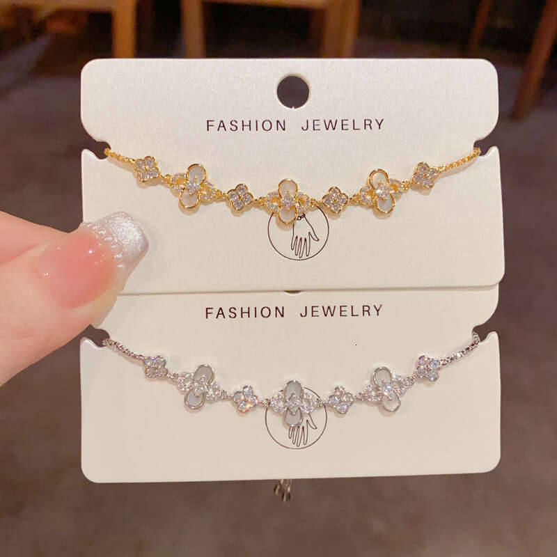 Exquisite, Fashionable Zircon Four-leaf Bracelet For Women with A Simple And Unique Design-image-1105106464