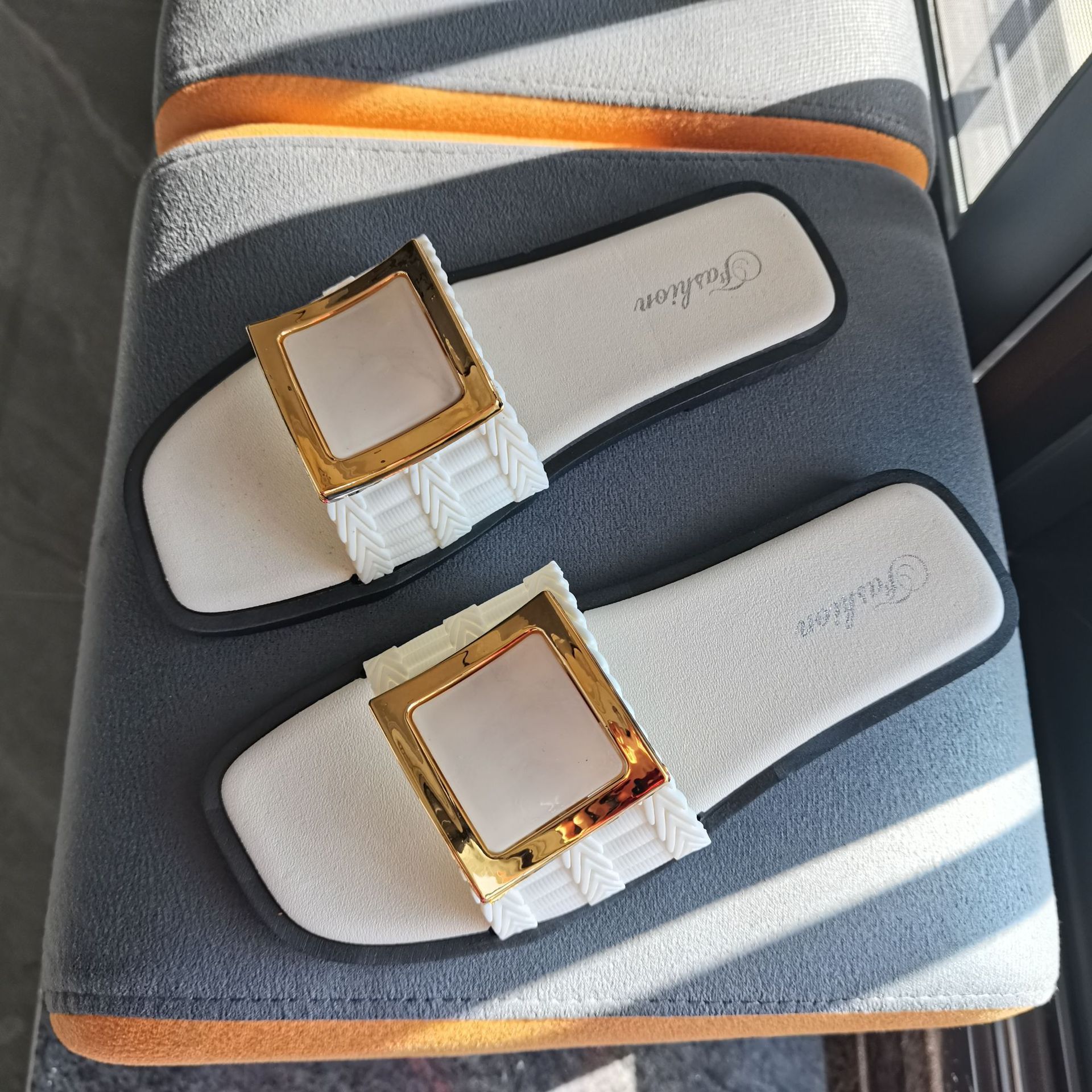designer slippers 2026 Women's Square Buckle Slide Slippers Summer Outdoor Soft Sole Non Slip Flat Sandals