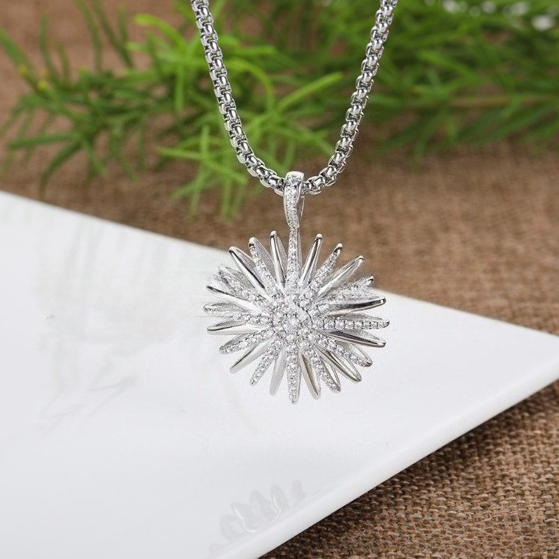 Designer D Necklace Y European and American Style Sunflowers Full Diamonds Star Pendant Necklaces Vintage Neck Jewelrys