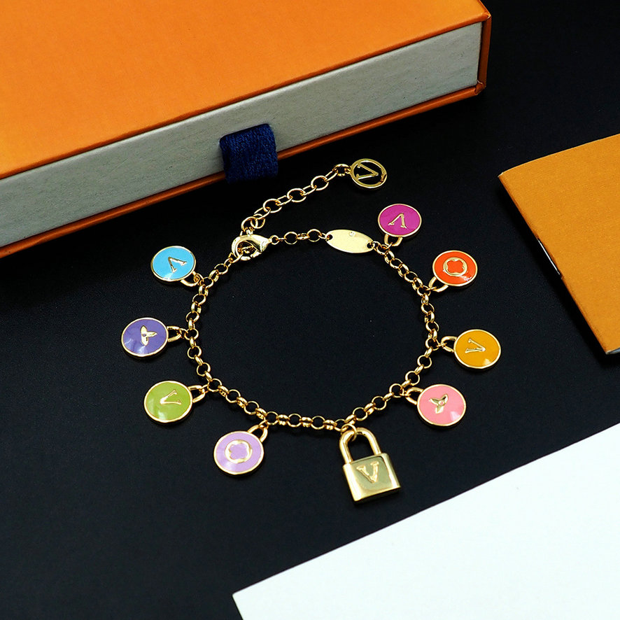 Designer Gold Plated Classical Clover Flowers Enamel Lock Charm Bracelets Bracelet carved Stamp Letter Gift L NEW LB0017MLD