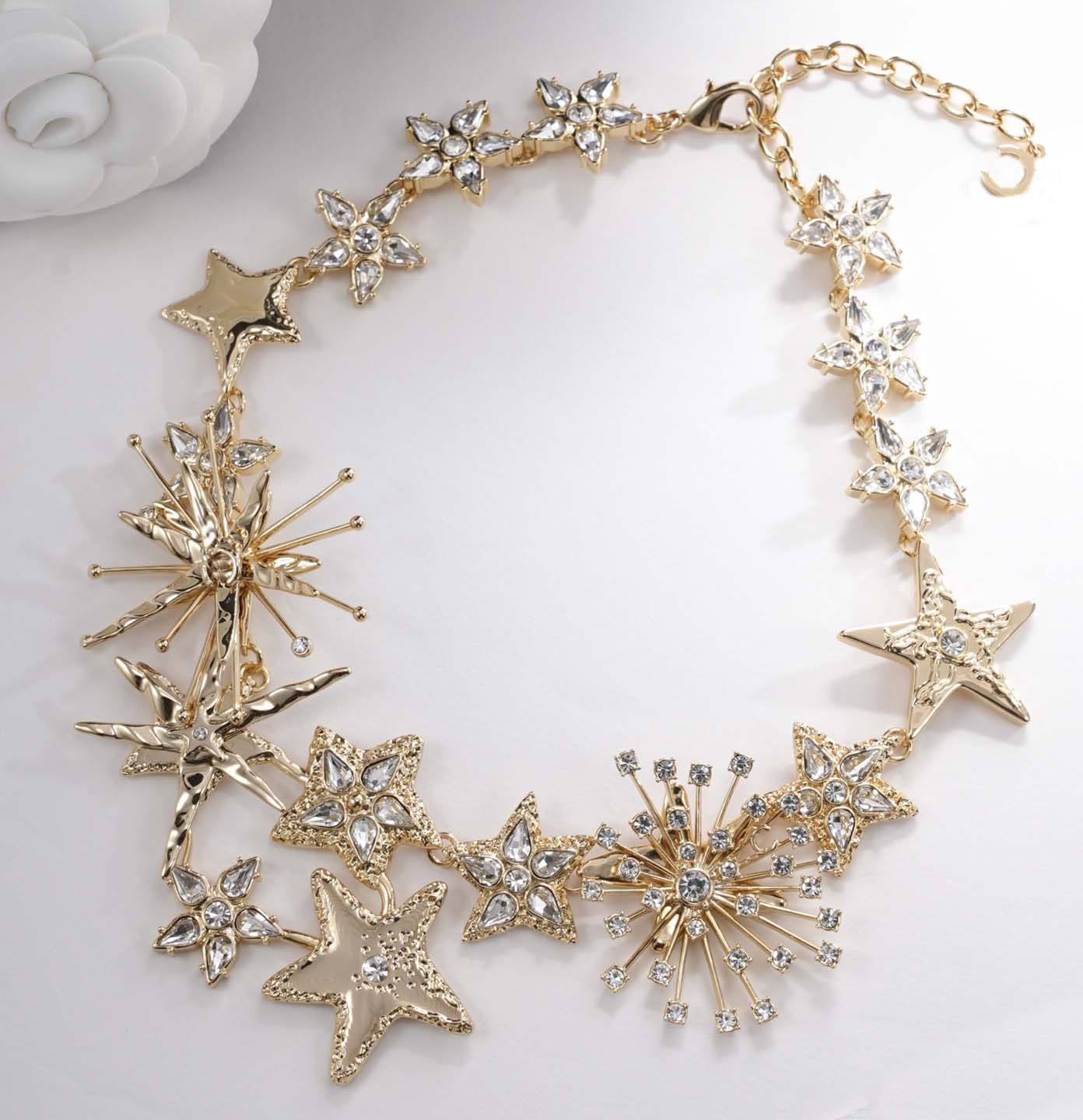 2026 Luxury quality charm pendant necklace with diamond in 18k gold plated hollow design have stamp box simple style box PS6652B