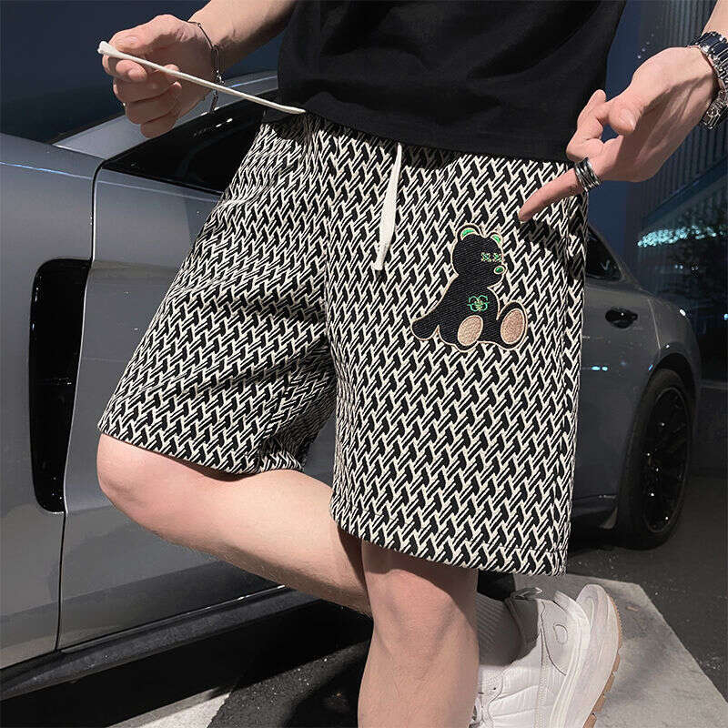 European Style Light Luxury Embroidered Patch For Men Casual Sports Knee-Length Summer Trendy Men's Pants New Thin Beach Shorts
