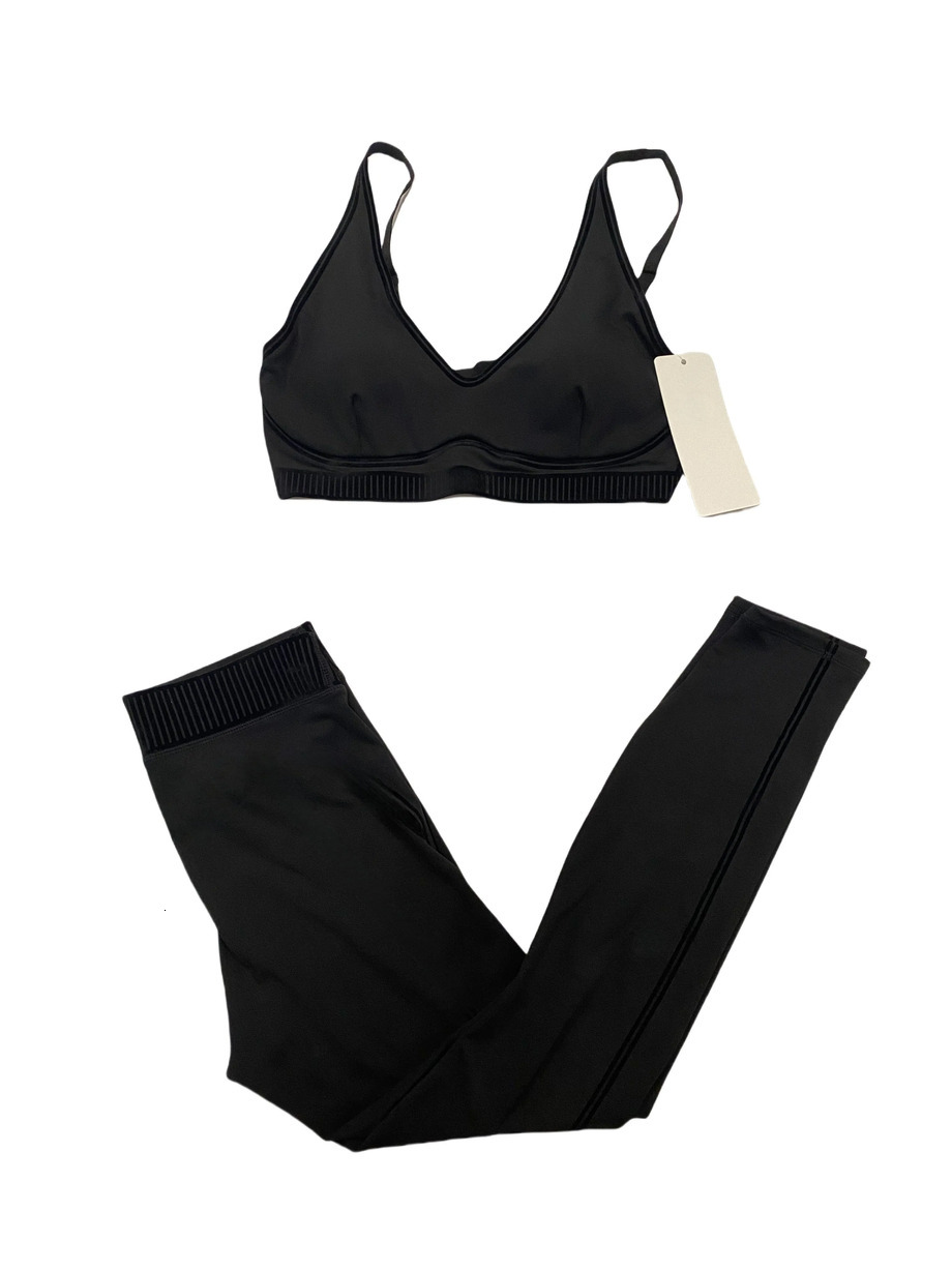 2026 Gym Clothe Set New 5A Women's Designer Sports Heart Throb 2 Piece Bra+Leggings End Striped Pants Back Yoga Outfits Set Summer High Running