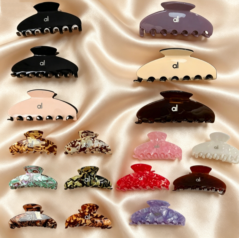 Designer Magnetic Hair Clips for Women American Acrylic High Quality Luxurious Fashionable Suitable for All Occasions Wholesale Price