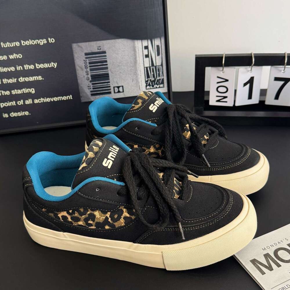 2026 Spring Black Versatile Men's Shoes, Design, Thick-Soled Height-Increasing Fashionable Casual Sneakers