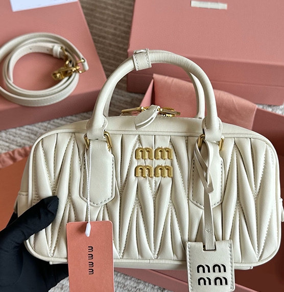 10A Flawless Designer Bag Womens Shoulder bag Armpit bag Half moon bag Handbag Tote bag Portable crossbody bag multifunctional mini bag genuine leat
