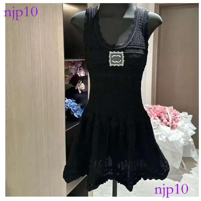 Designer French Style Knitted Hollow Tank Top Dress for Women in Summer, Beautiful Slimming and Slimming, Spicy Girl A-line Short Skirt