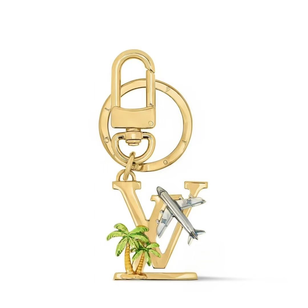 Fashion Keychains styles Luxury Gold tone lettered key chains designer unisex bag Charm car key holders for men and women box