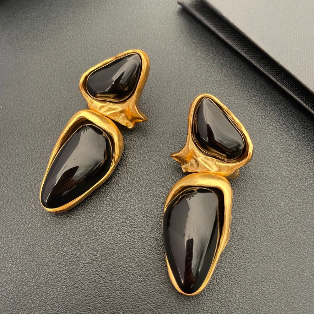 New Designed women fashion Hoop earring Vintage Butterfly Pearl Earclip needles 18K Gold plated Ear studs Designer Jewelry