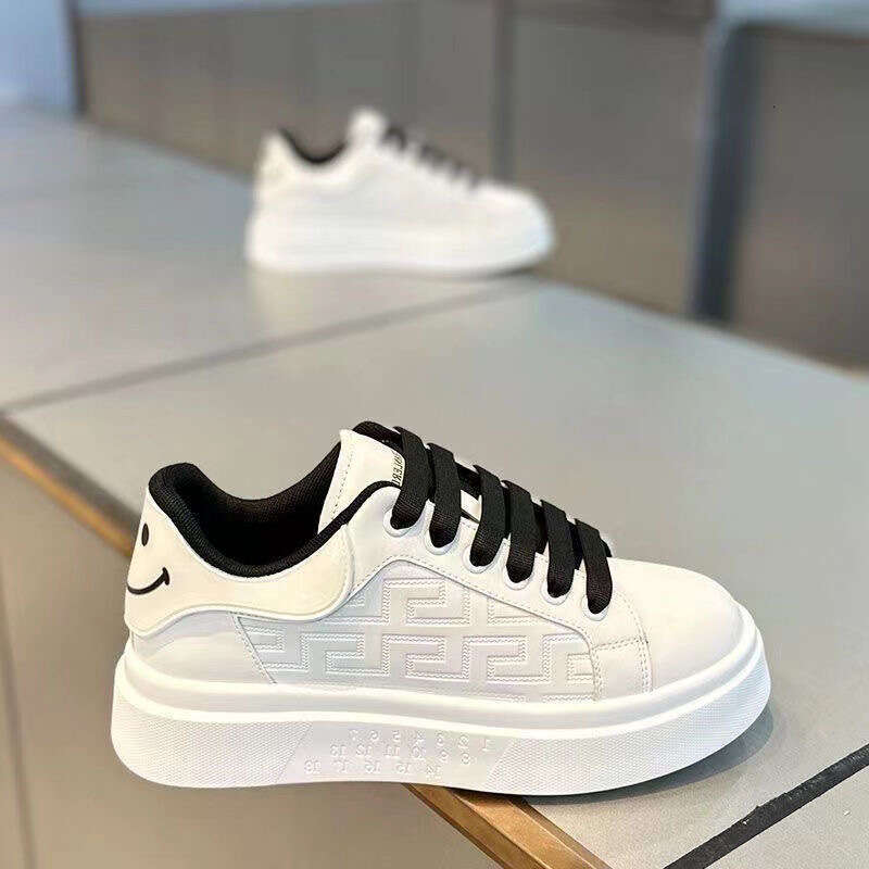 Spring Men's New Breathable White Sneakers for Male Students Trendy Versatile Thick-Soled Sports Casual Shoes