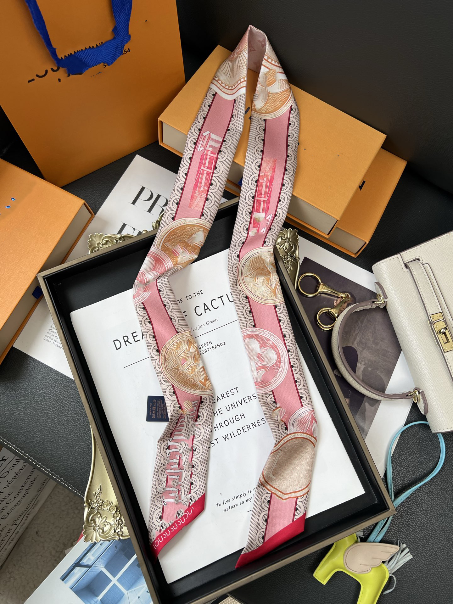 26ss 10A luxury designer silk scarf headband, 18mm double-sided top-quality imported double-layer silk small ribbon long handle wrapped scarf 120*5c