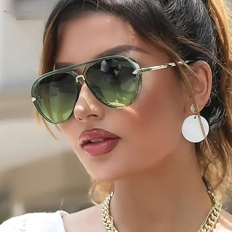 2026 New Large Frame Stylish Men's Sunglasses Designer Exquisite Decoration Fashion Trend Outdoor Sports Glasses Vacation Sunscreen Beach Sungl