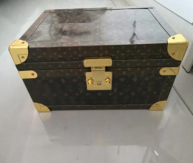 fashion European vintage old flower with lock storage box designer letter logo wood suitcase home decoration box luxury wardrobe study clothing toys