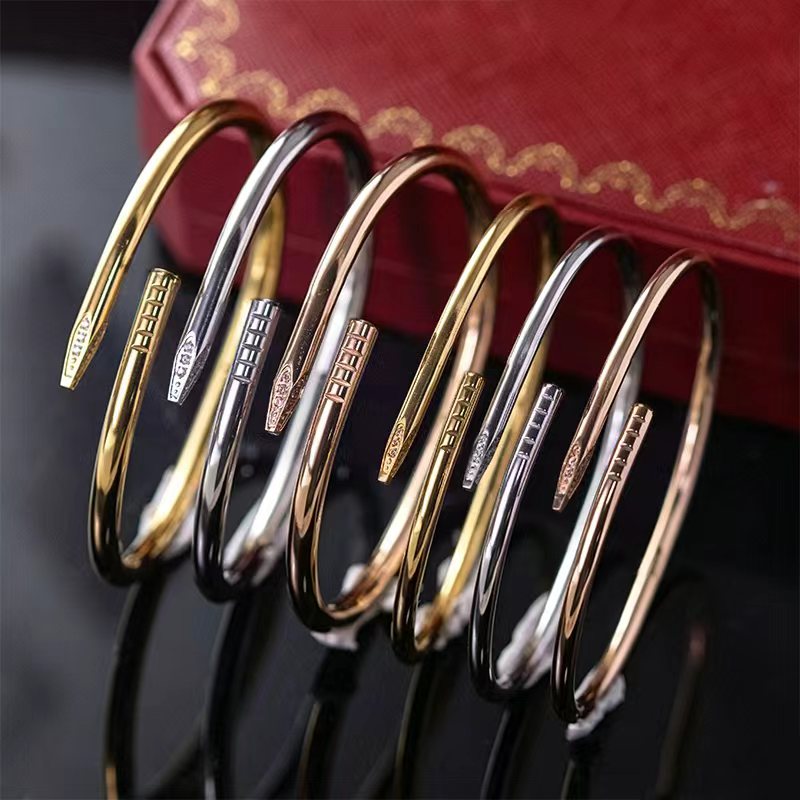 Brand Love Nail Bracelet for Women Classic Couple Diamond Bracelet Designer 18K Gold Jewelry Luxury Gift-image-1105382757