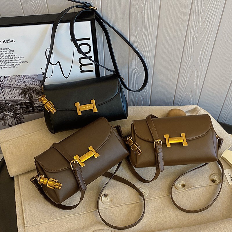 Retro Buckle Leather Crossbody Bag With Gold Hardware In Black And Brown