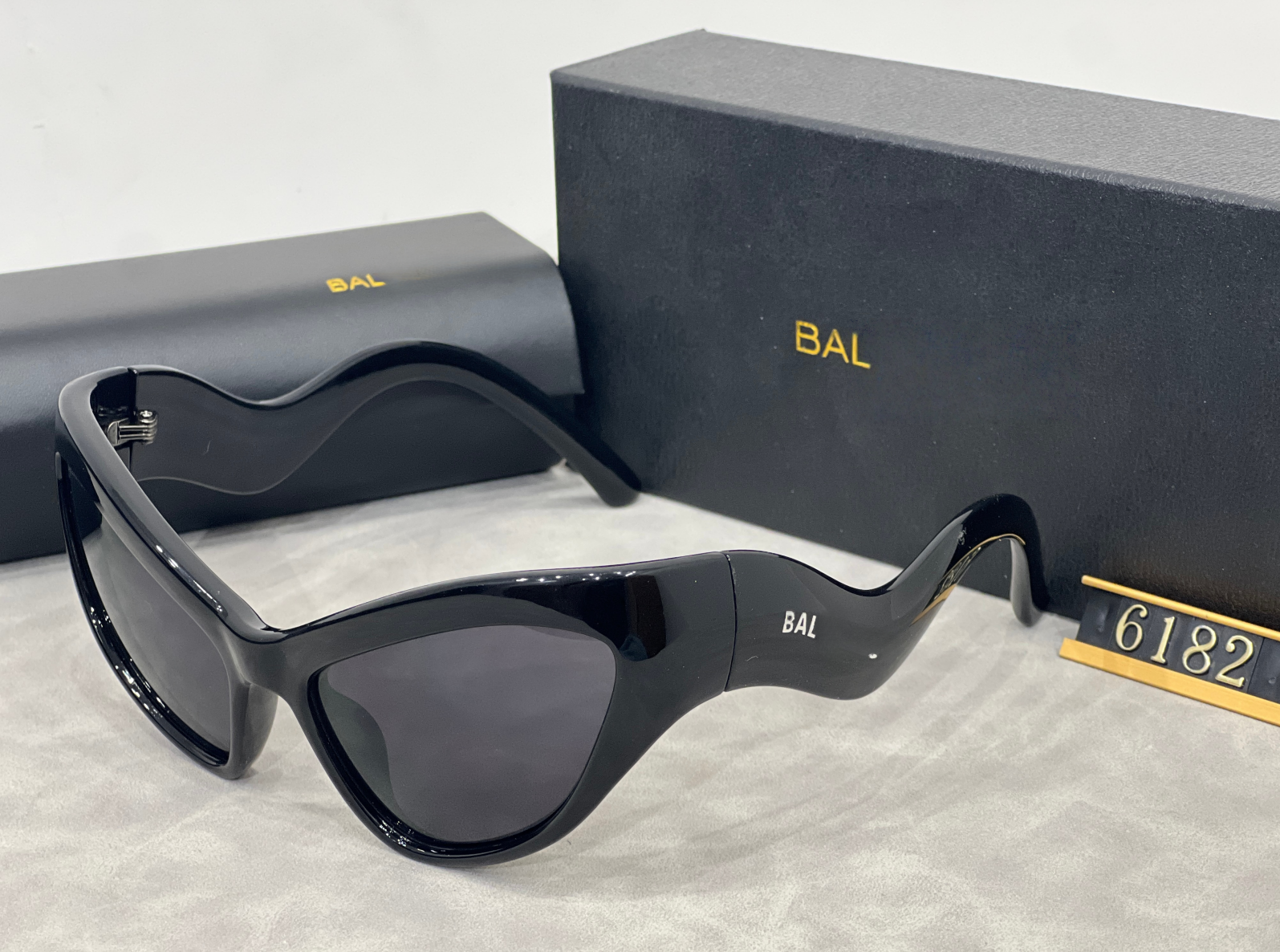 designer sunglasses for women Full frame sun glasses men luxury shades outdoor Large frame fashion photography sun glasses classic sunglasses travel