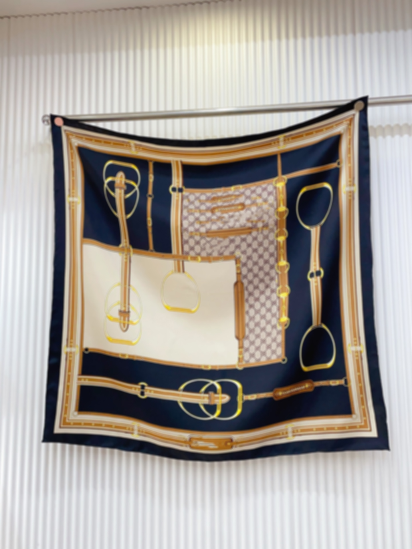 26ss GG designer silk scarf New 18mm double-sided 90cm square lady, multi-purpose fashionable, thin twill silk scarf, suitable for spring and autumn