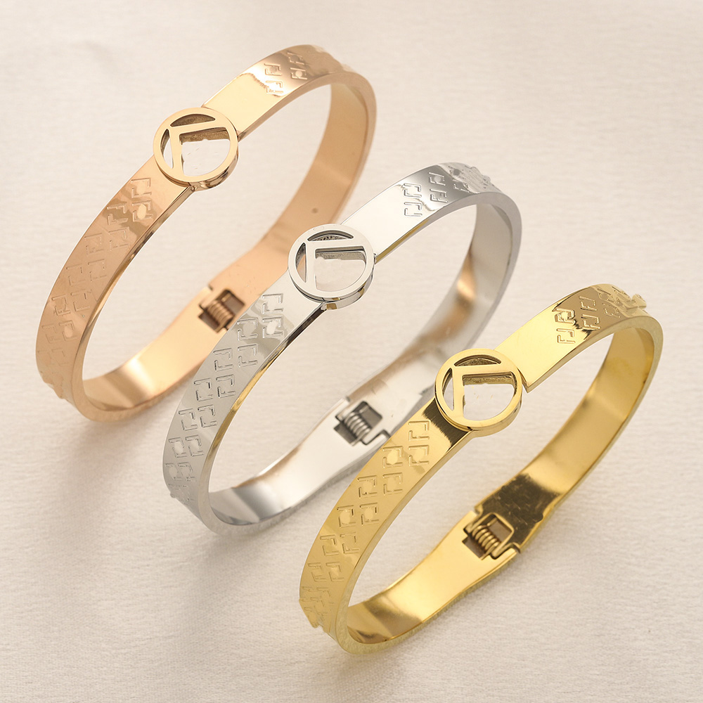Designer Letters Bracelets Staiess Steel Women High Quality Wedding Party Charm Bangles Jewelry Gifts