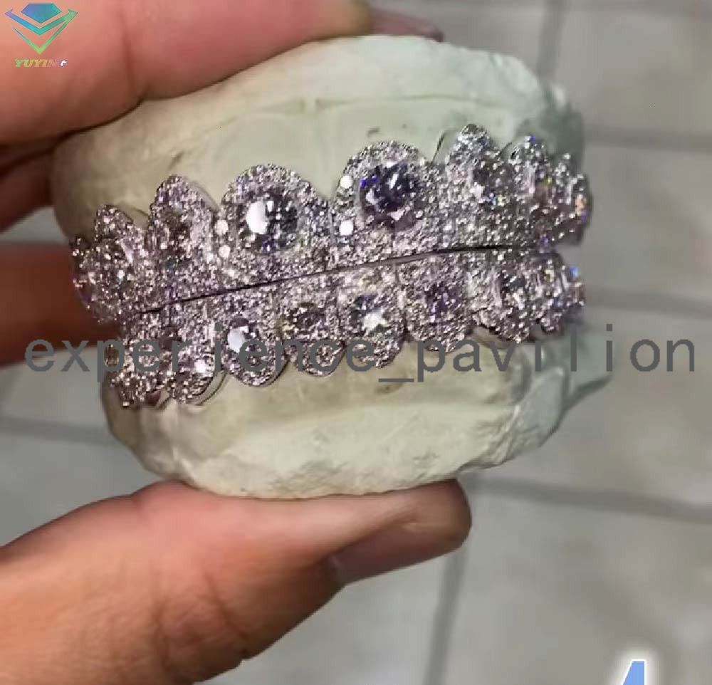 Hip Hop Custom Made Teeth Grillz Jewelry VVS Moissanite Diamond Tooth Grillz 10k 14k 18k Gold Silver Iced Out Grillz for Teeth