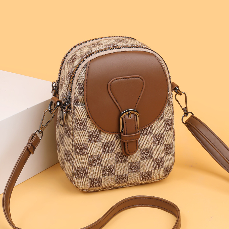 2026 New Outdoor Versatile Mobile Bag Casual Simple Shoulder Bag Light Luxury Trendy Single Shoulder Women's Bag Crossbody Bag Mobile Phone