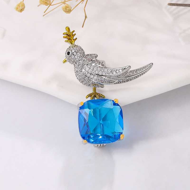 Pins Brooches WEIMANJINGDIAN New Arrival of High Quality Cubic Zirconia Bird Ice Cube Jewelry Chest Z260512