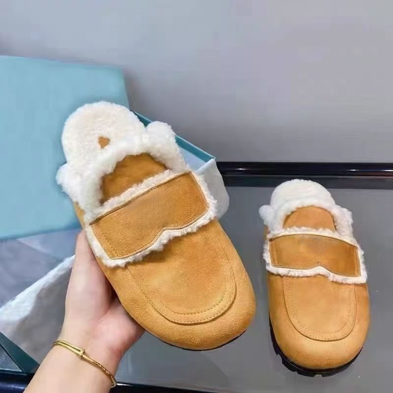 Women Designer Sandals Flat Comfort Clog Suede Shearling Mule Slipper Fur Slides Leather Platform Mules House Winter