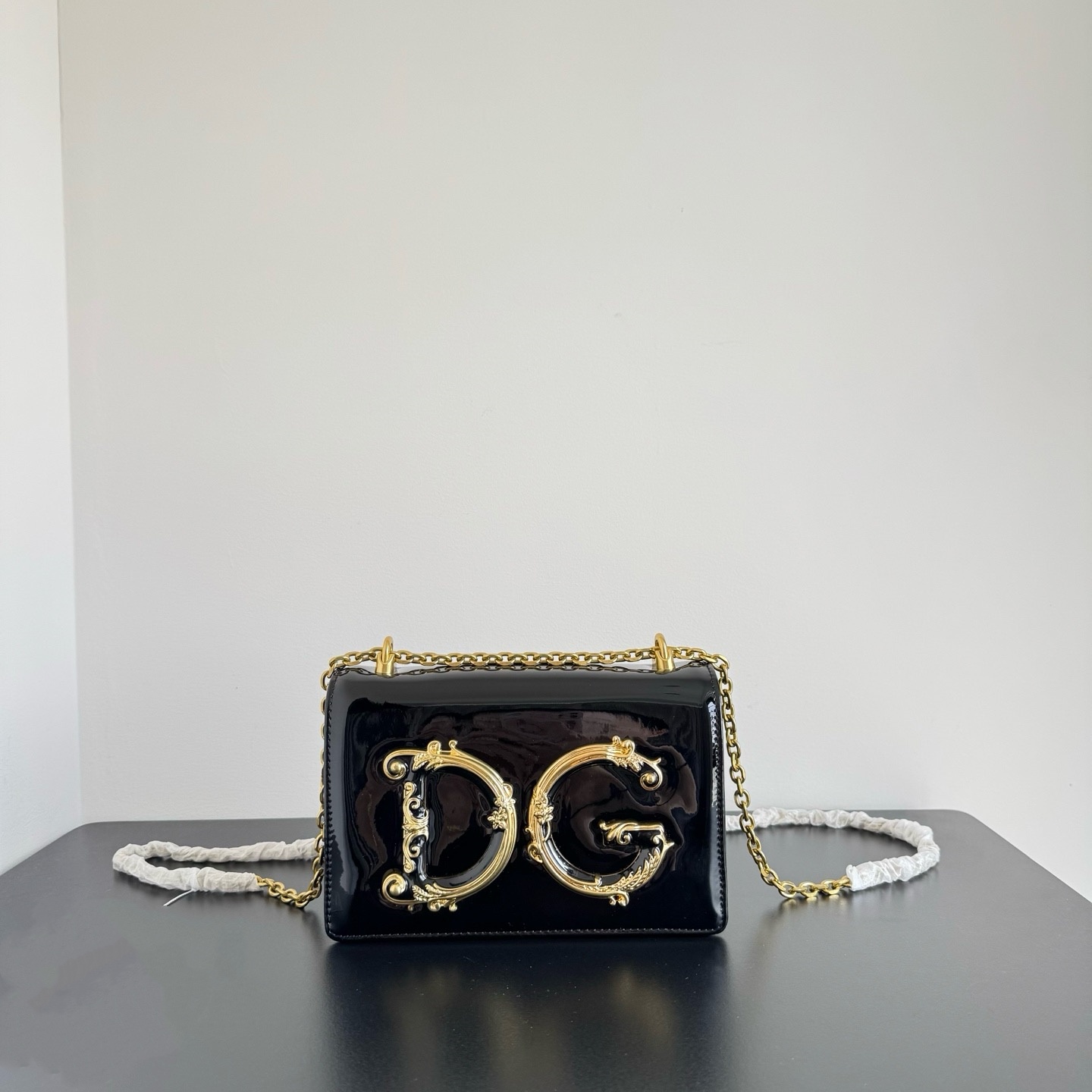 Designer Logo Flap Bag with Patent Leather & Gold Chain Strap Crossbody Shoulder Handbag for Women 2025-2026 New Fashion Black Evening Party Bag Cro